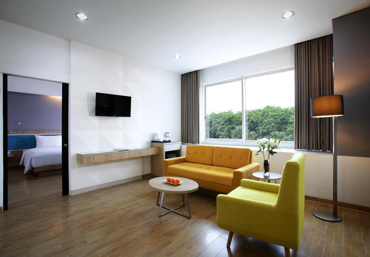 Hotel Santika Kelapa Gading Jakarta Exterior photo