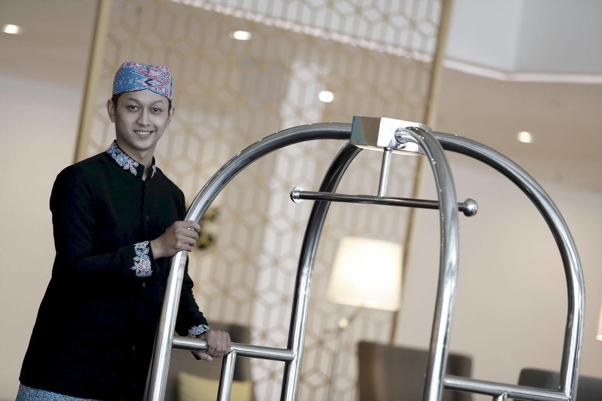 Hotel Santika Kelapa Gading Jakarta Exterior photo